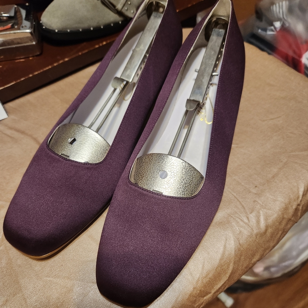 1980s Purple Satin Pumps Retro Michaelangelo Chunky Platform Heels Size 11 Wide